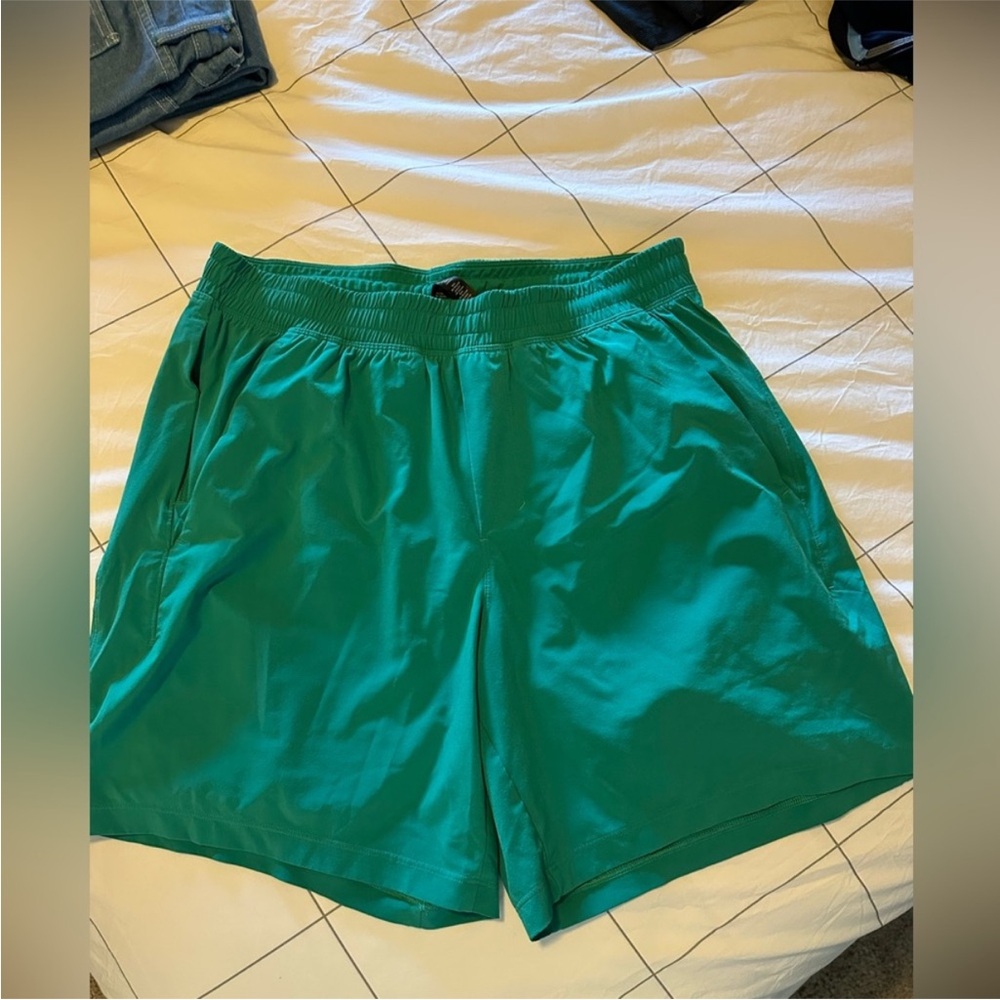 Lululemon pace breaker green 7in large lined